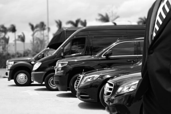 Limousine Service Montreal to Pearson Airport Limousine Service